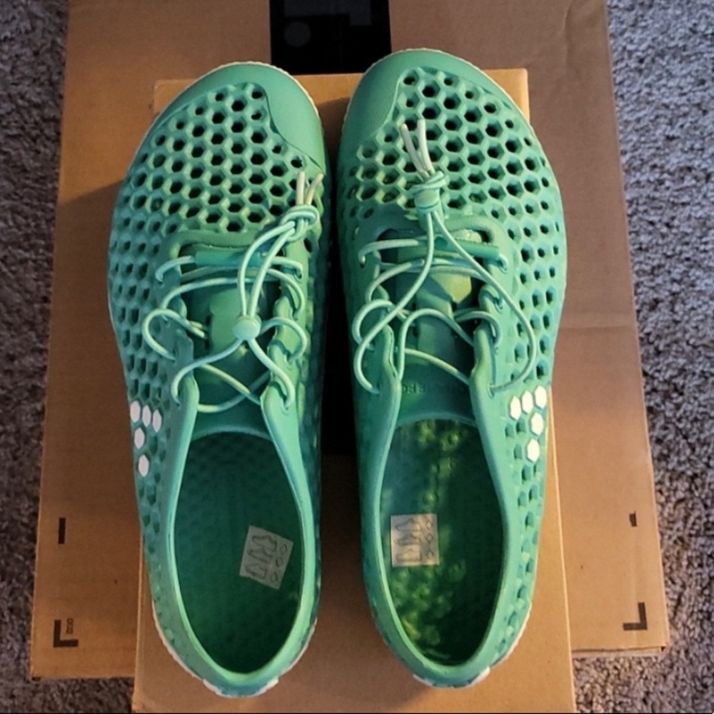 Vivobarefoot Ultra III Bloom, Women’s Size 38/7.5, Algae Green